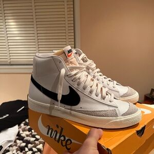 Nike White and Black Sneakers with Retro Basketball Style